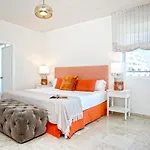 Genteel Home Flamencos Terrace